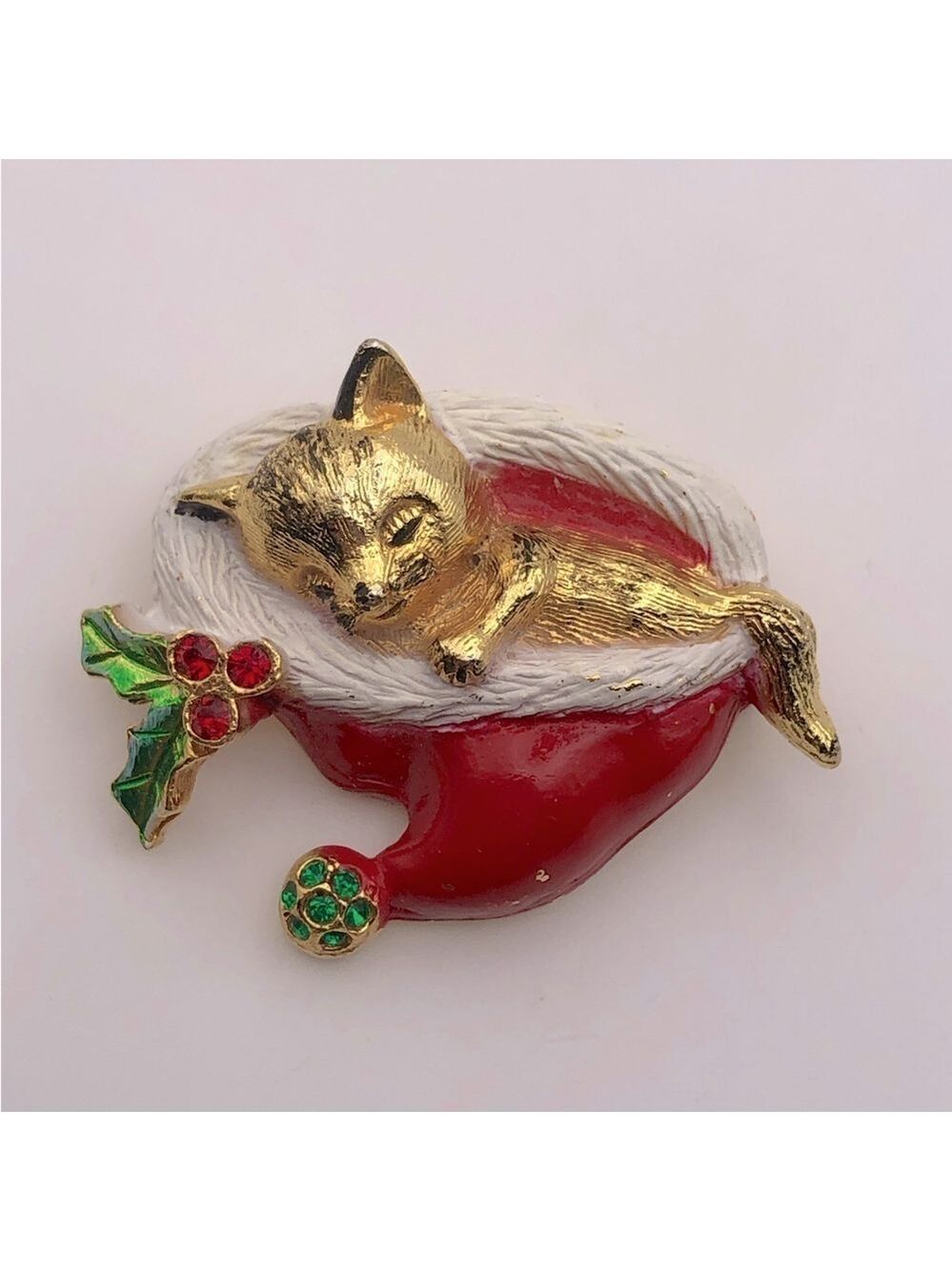 Vtg 70s Beatrix Gold Tone Sleeping Kitten Santa Hat Christmas Brooch 1.8” x 1.2”